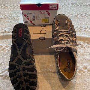 Rieker size 41 floral casual shoes
